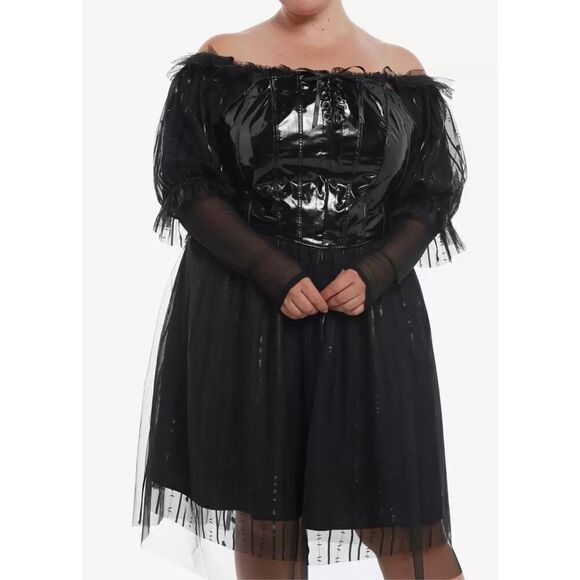 Hot Topic Dresses & Skirts - Hot Topic Beetlejuice Beetlejuice Delores Lace-Up Dress Plus Size 2 Nwt